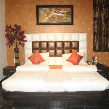 Hotel Pink Pearl Raigarh Esterno foto