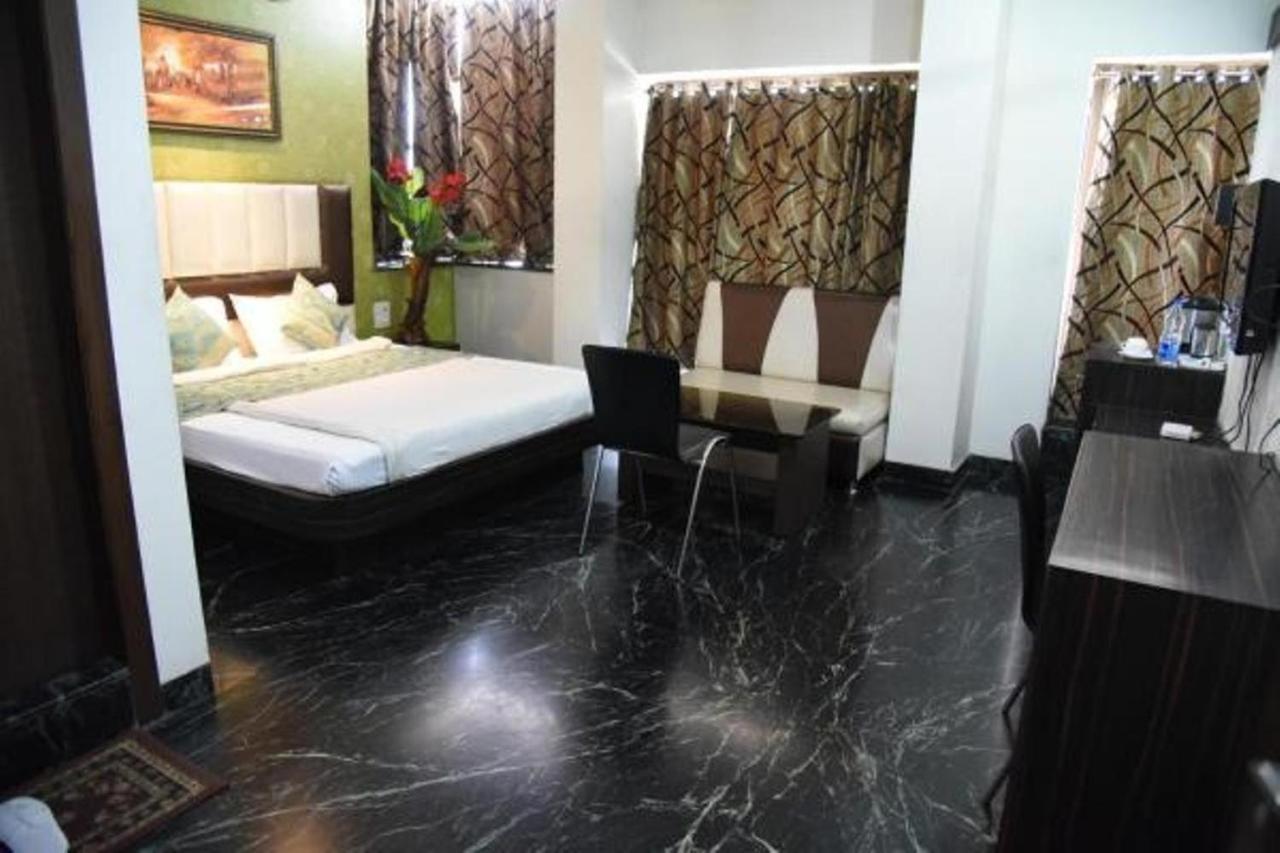 Hotel Pink Pearl Raigarh Esterno foto