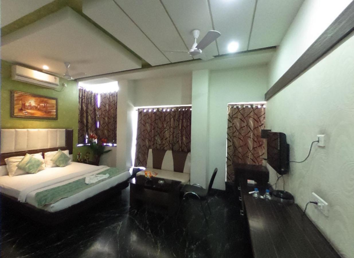 Hotel Pink Pearl Raigarh Esterno foto