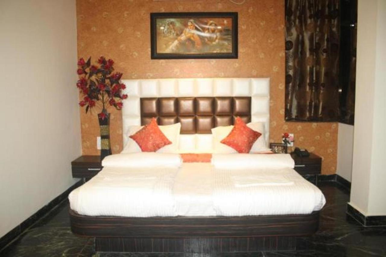 Hotel Pink Pearl Raigarh Esterno foto
