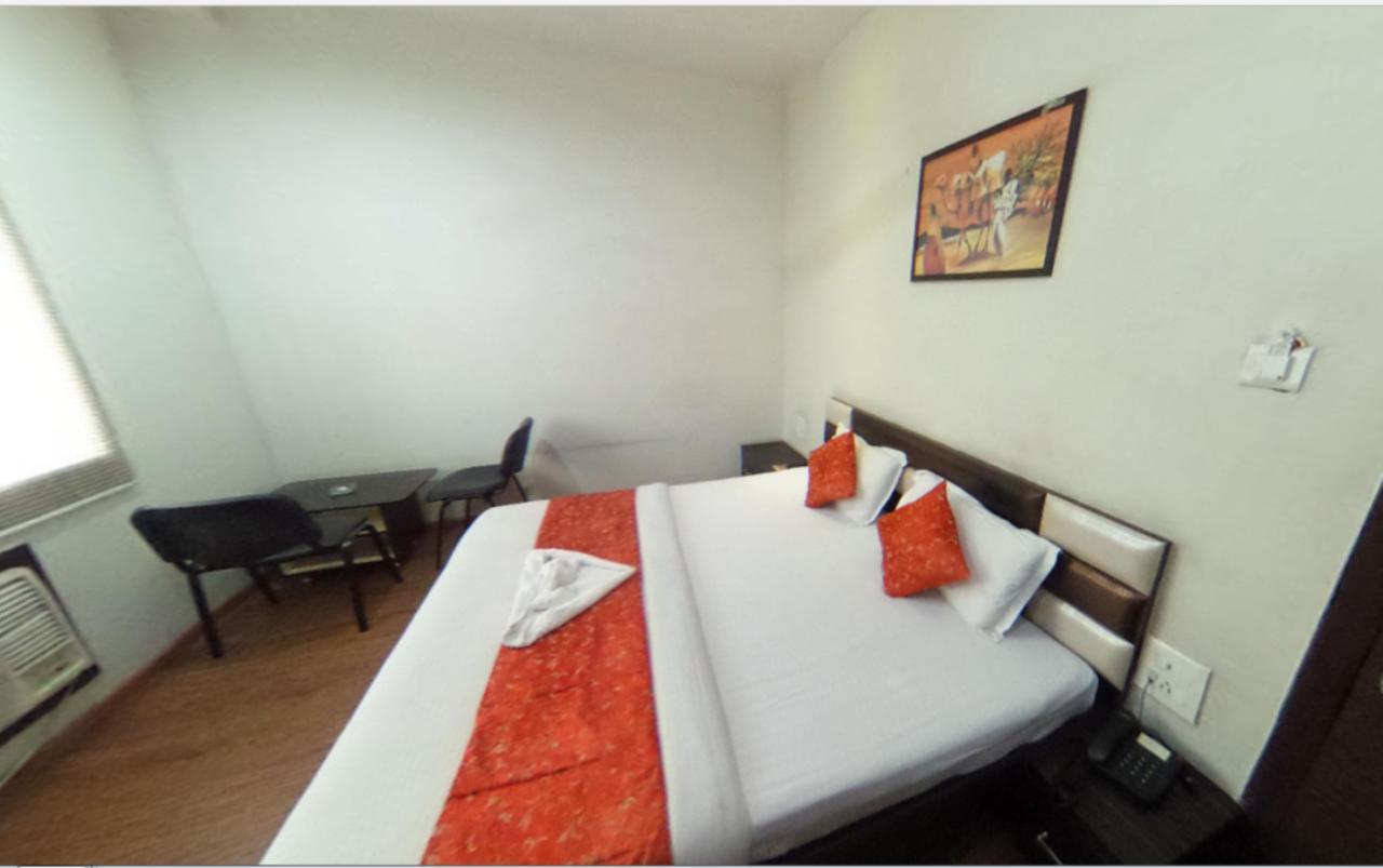 Hotel Pink Pearl Raigarh Esterno foto